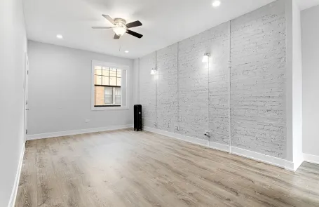 2 Bedroom Rogers Park Apartment