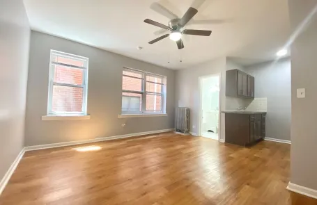 Studio Uptown Apartment