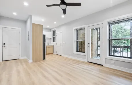 2 Bedroom Rogers Park Apartment