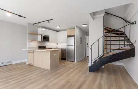 1 Bedroom Edgewater Apartment