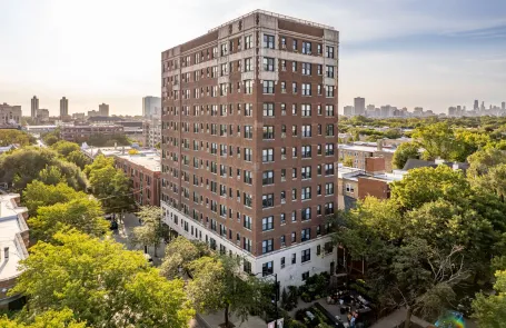 Studio Sheridan Park Apartment