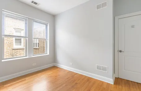 2 Bedroom Rogers Park Apartment