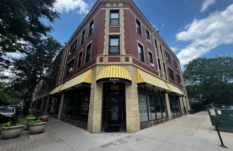Studio Rogers Park Apartment