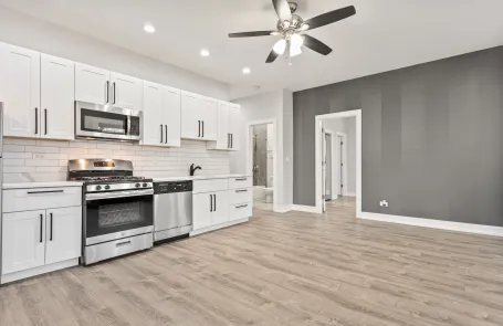 2 Bedroom Edgewater Apartment