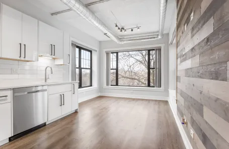 2 Bedroom Rogers Park Apartment