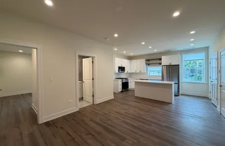 2 Bedroom Lakeview Apartment