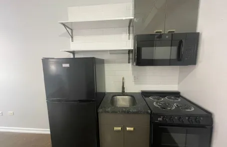 Studio Uptown Apartment