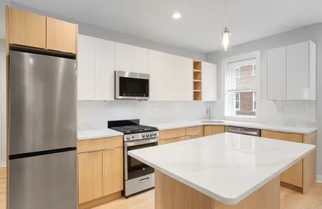 2 Bedroom Rogers Park Apartment