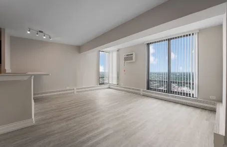 1 Bedroom Edgewater Apartment