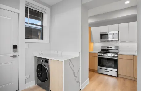2 Bedroom Rogers Park Apartment