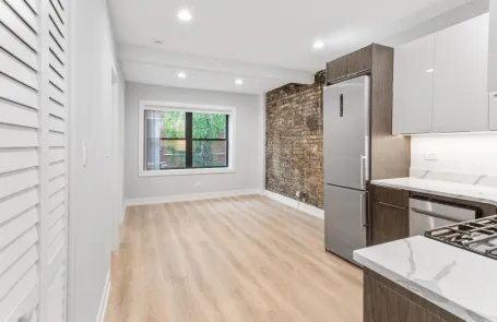 2 Bedroom Rogers Park Apartment