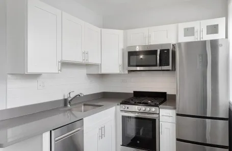 Studio Rogers Park Apartment