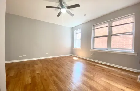 Studio Uptown Apartment