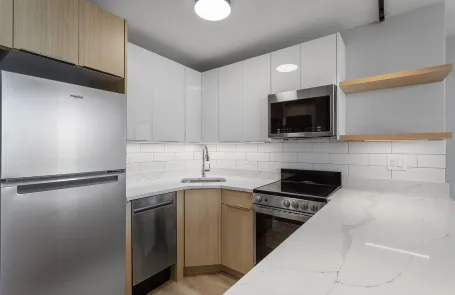 1 Bedroom Edgewater Apartment
