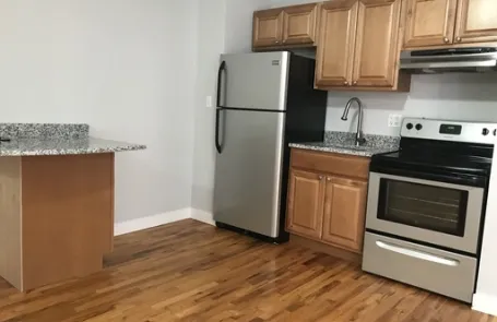 Studio Rogers Park Apartment