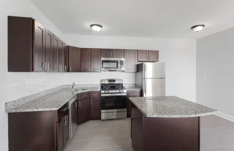 1 Bedroom Rogers Park Apartment