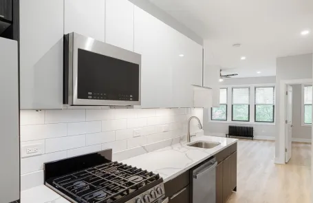 2 Bedroom Rogers Park Apartment