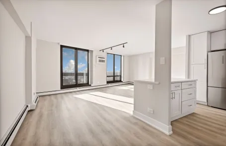 3 Bedroom Edgewater Apartment