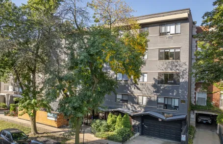 2 Bedroom Edgewater Apartment