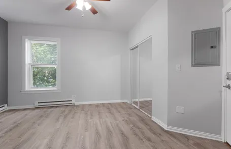 Studio Rogers Park Apartment