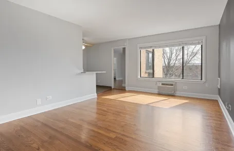 2 Bedroom Rogers Park Apartment