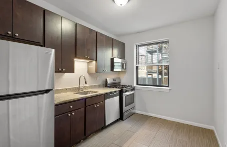 3 Bedroom Rogers Park Apartment