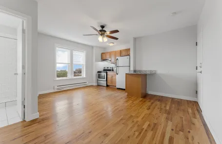 Studio Rogers Park Apartment