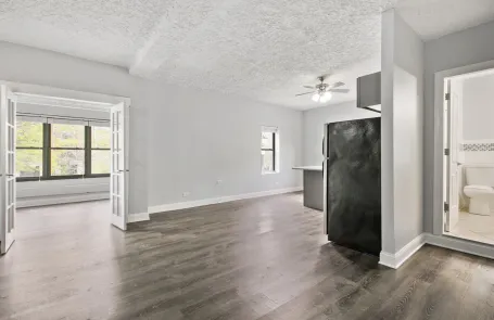 2 Bedroom Sheridan Park Apartment