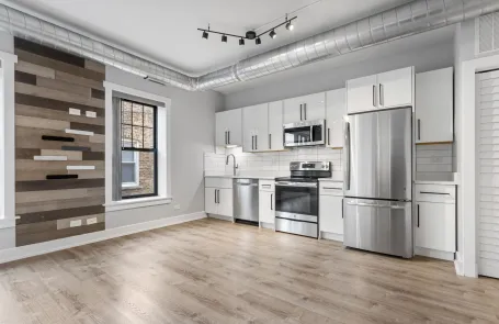 Studio Rogers Park Apartment