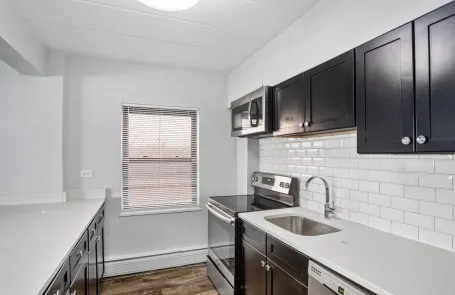 3 Bedroom Edgewater Apartment