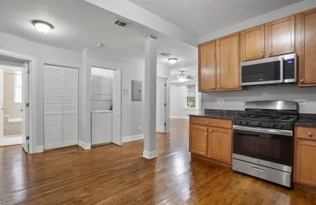 3 Bedroom Rogers Park Apartment