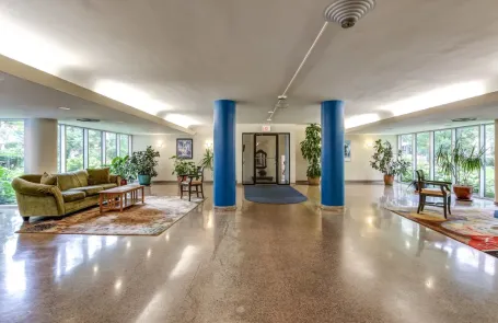 1 Bedroom Edgewater Apartment