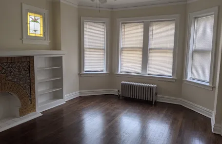 1 Bedroom Irving Park Apartment
