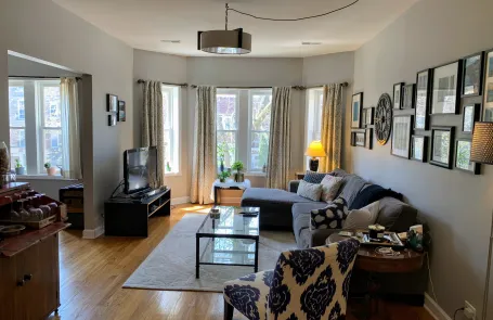 2 Bedroom Ravenswood Apartment