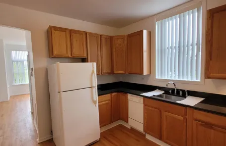 2 Bedroom Humboldt Park Apartment