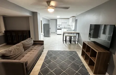 1 Bedroom Bucktown Apartment