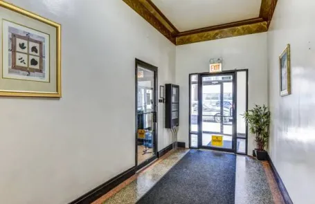Studio Uptown Apartment