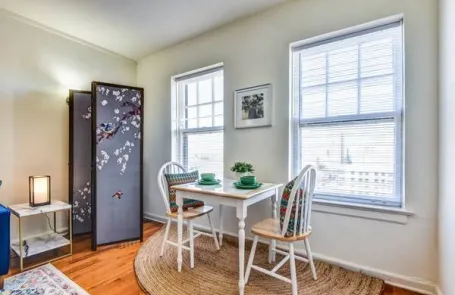 Studio Uptown Apartment