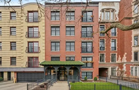 1 Bedroom Lakeview Apartment