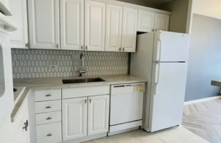 1 Bedroom Kenwood Condo