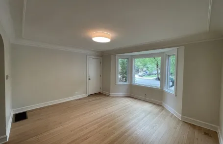 2 Bedroom Roscoe Village Apartment