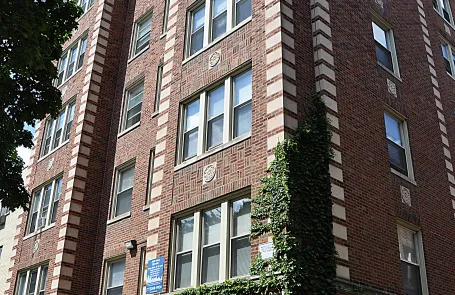 1 Bedroom Rogers Park Apartment