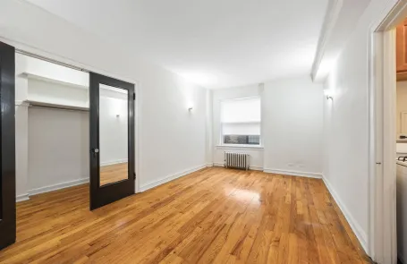 Studio Uptown Apartment