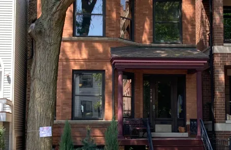 2 Bedroom Lakeview Apartment