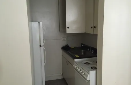 Studio Rogers Park Apartment