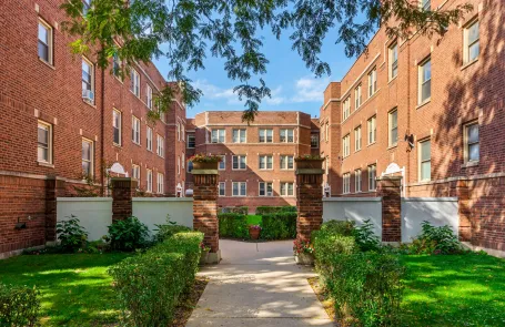 3 Bedroom Edgewater Apartment