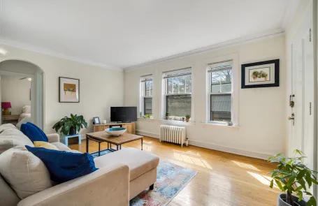 1 Bedroom Ravenswood Apartment
