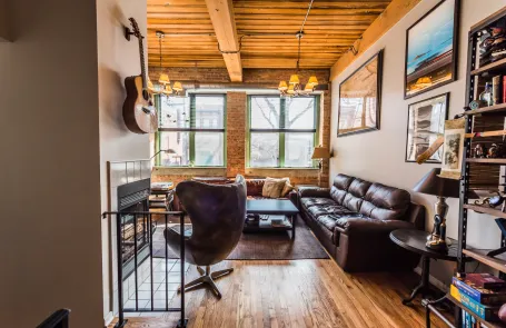 2 Bedroom Bucktown Condo