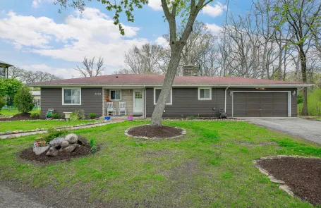 3 Bedroom Oak Brook Single Family