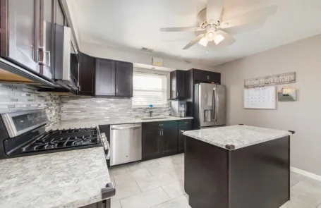 3 Bedroom Niles Apartment